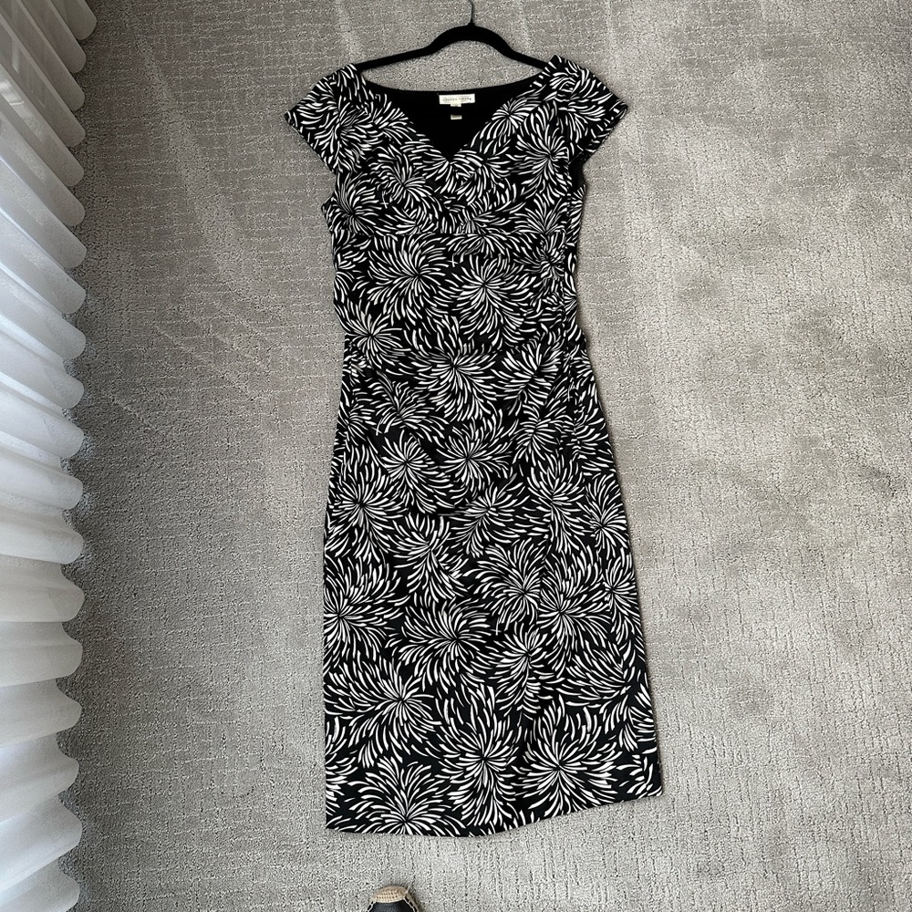 Black & white sheath dress